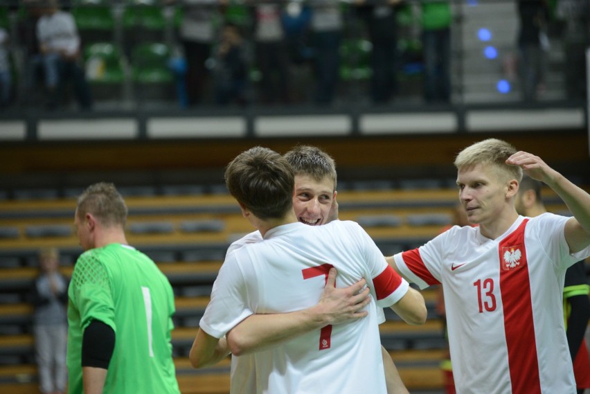 Reprezentacja Polski w futsalu grała już pod dachem hali CRS