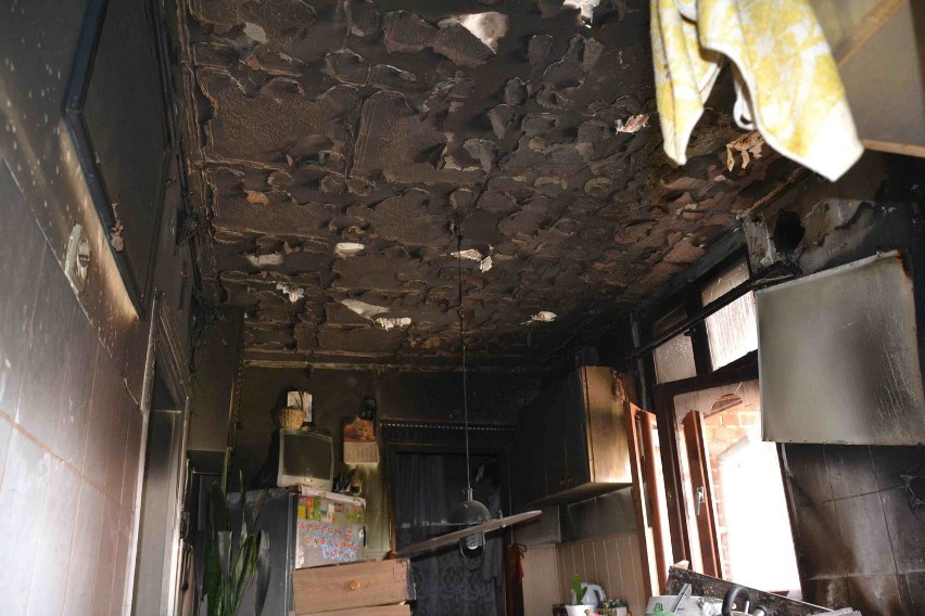 Malbork: Po pożarze w budynku przy 500-lecia. Kuchnia całkiem zniszczona, mieszkanie okopcone