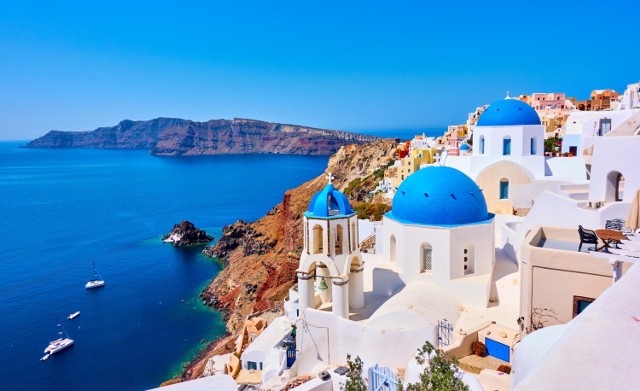 Grecja od lat znajduje się w czołówce ulubionych kierunków wakacyjnych wśród turystów z całego świata – także tych z Polski.