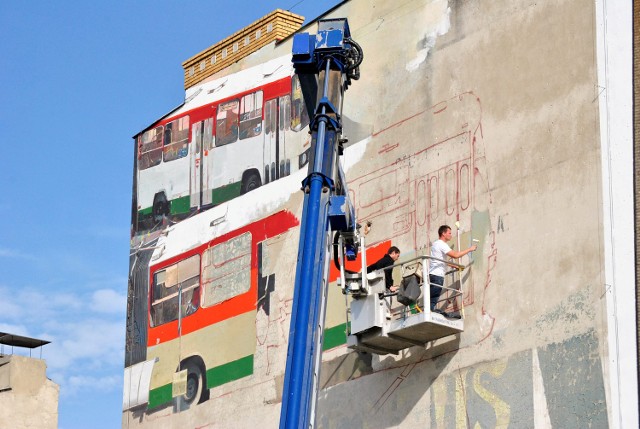 Nowy mural na budynku przy ul. Peowiaków.