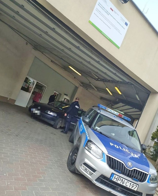 Policjanci zabezpieczali przejazd jadąc z włączonymi sygnałami świetlnymi i dźwiękowymi, dzięki czemu szybko i bezpiecznie dojechano do kwidzyńskiego szpitala