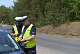 Akcja policji na drogach. 8 kierowców przekraczyło dopuszczalną prędkość w pobliżu przejść dla pieszych