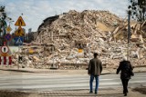 Kamienice na ul. Toruńskiej w Bydgoszczy zostały wyburzone. Pozostała po nich góra gruzu! [zdjęcia]