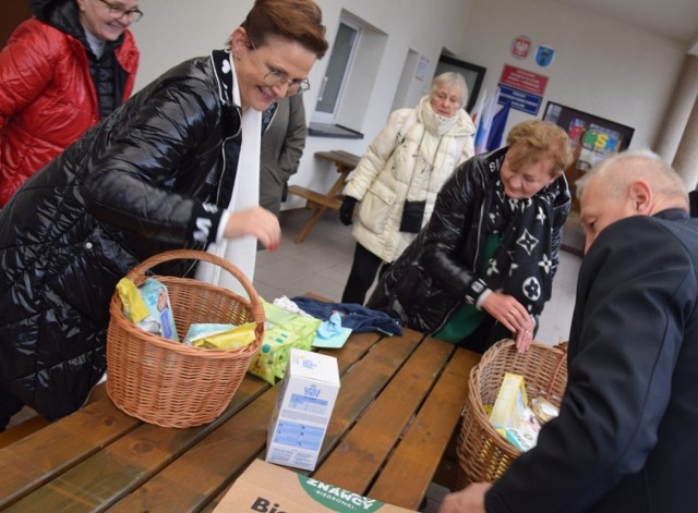 Zbiórka dla dzieci uchodźców z Michałowa. Akcja "Pomagamy pomagać" w Zduńskiej Woli