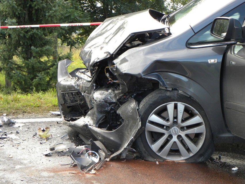 Wypadek w Dębsku pod Kaliszem. Nie żyje 70-letni kierowca