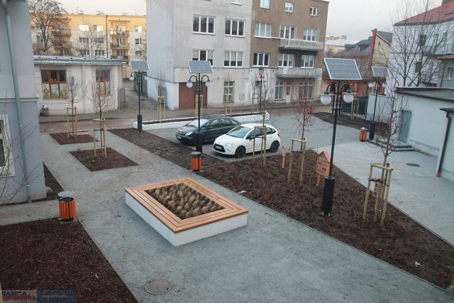 Tak wygląda nowy park kieszonkowy wybudowany przy ulicy Zapiecek we Włocławku, 24 stycznia 2024 roku.