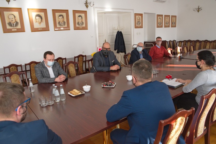 Konin z pomocą dzieciom i nastolatkom.