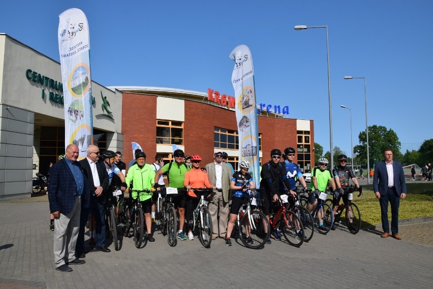 Rajd rowerowy Bike Krajna - start sprzed Centrum Sportu i...