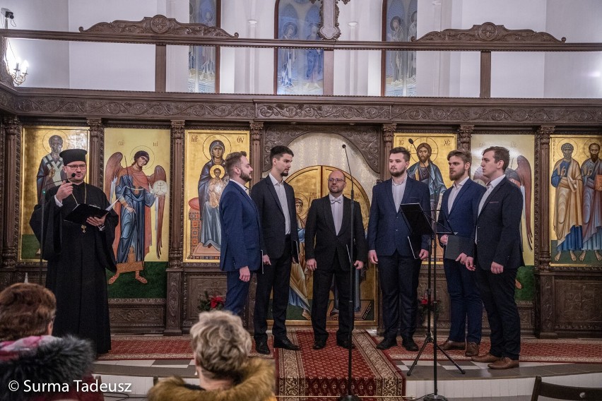 Anielskie głosy wypełniły prawosławną cerkiew w Stargardzie. Odbyło się "Mikołajkowe kolędowanie - pieśni liturgiczne, kolędy i pastorałki"