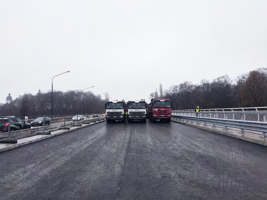 Badania obciążeniowe wiaduktu Trasy Łazienkowskiej przy...