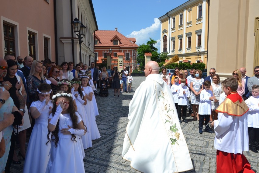 I Komunia Święta w katedrze w Przemyślu. 20 dzieci przyjęło Jezusa Eucharystycznego [ZDJĘCIA]