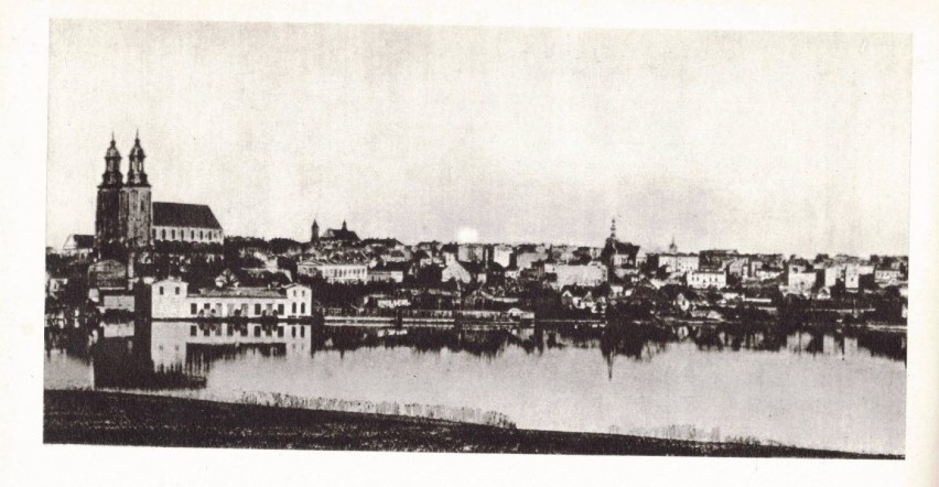 Jedna z pierwszych fotografii pejzażu miasta. 1897 r.,...