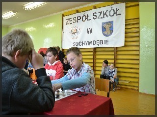 Gm. Suchy Dąb. II Międzyszkolny Turniej Gry w Warcaby w Zespole Szkół