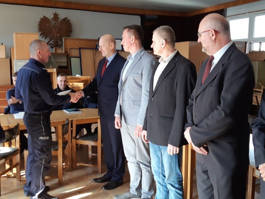 Pożegnanie z policją. 11 funkcjonariuszy KMP w Krośnie odeszło na emeryturę