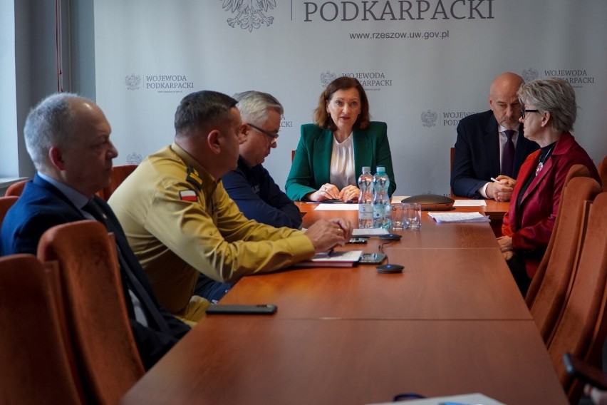 Policjanci i strażacy zadbają o bezpieczeństwo na maturach. Każdego roku szkoły dostają wiadomości o bombach