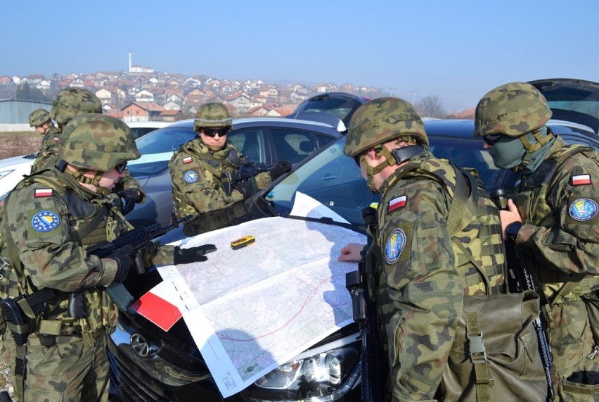 Celem ćwiczenia było sprawdzenie działania międzynarodowych...