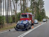 Wypadek w Żabnie - policjanci ustalają przebieg zdarzenia, w wyniku którego dwie osoby zostały przewiezione do szpitala