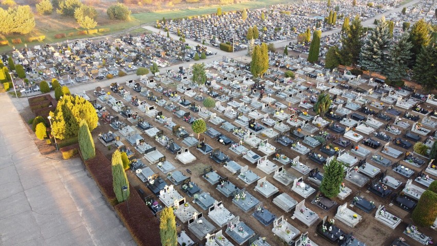 Cmentarz Komunalny w Wągrowcu na zdjęciach z drona