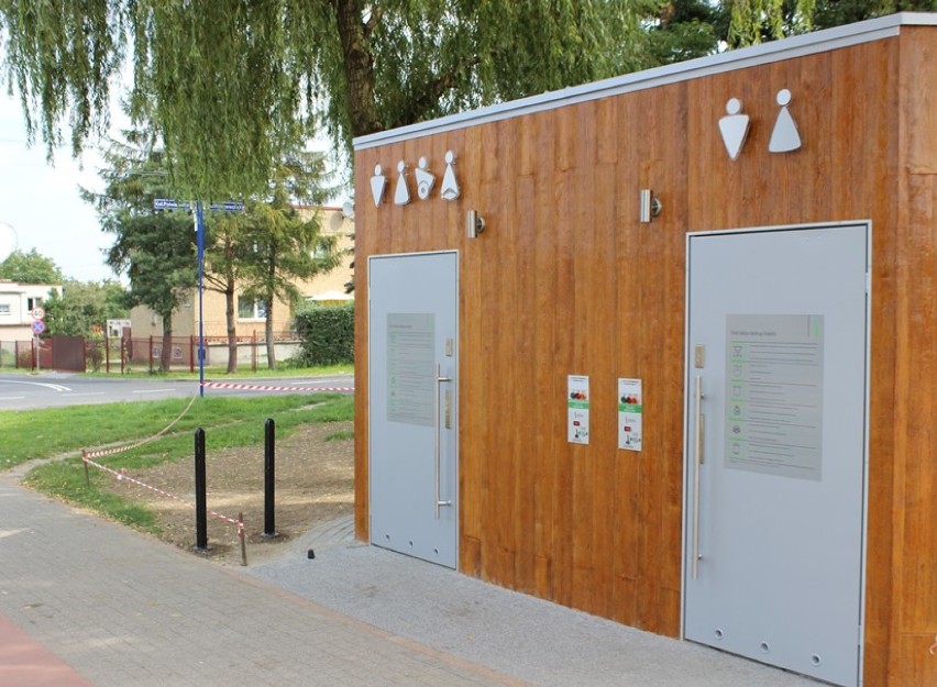 Nowe toalety znaleźć można w Parku Cegielnia i przy ul....