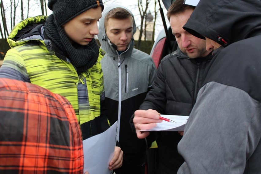 Rajd na orientację Drogą św. Jakuba. Dla pieszych trasa biegła po Lubszy, a część samochodowa objęła teren całej gminy Woźniki ZDJĘCIA