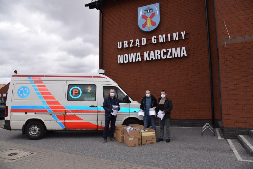 Przyłbice dla medyków - taki prezent przekazała gmina Nowa Karczma dla tych, którzy dbają o zdrowie mieszkańców
