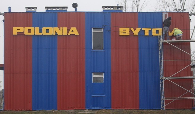 Kibice Polonii Bytom remontują klubowy budynek [ZDJĘCIA]