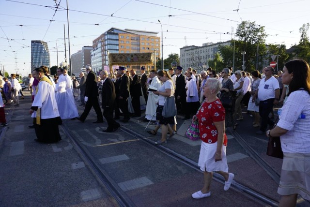 Uroczystość kończy oktawę Bożego Ciała. Jest to także dzień modlitw wiernych o świętość kapłanów.