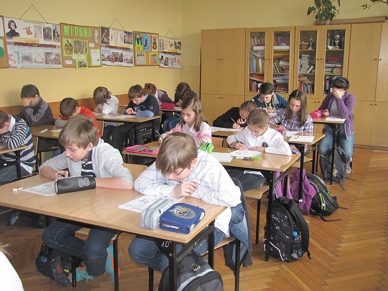 Uczniowie Szkoły Podstawowej nr 3 w Lublińcu triumfują w konkursach językowych
