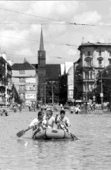 Wielka powódź 1997. 17 lat temu Wrocław był pod wodą (ZDJĘCIA)