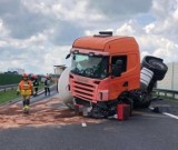 Wypadek cysterny na autostradzie w Tarnowie. Ruch na A4 w kierunku Krakowa jest zablokowany 10 05 [WIDEO]