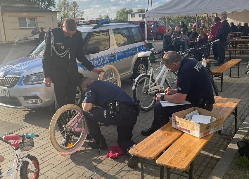 Znakowanie rowerów przez policję w Gostycynie cieszyło się...