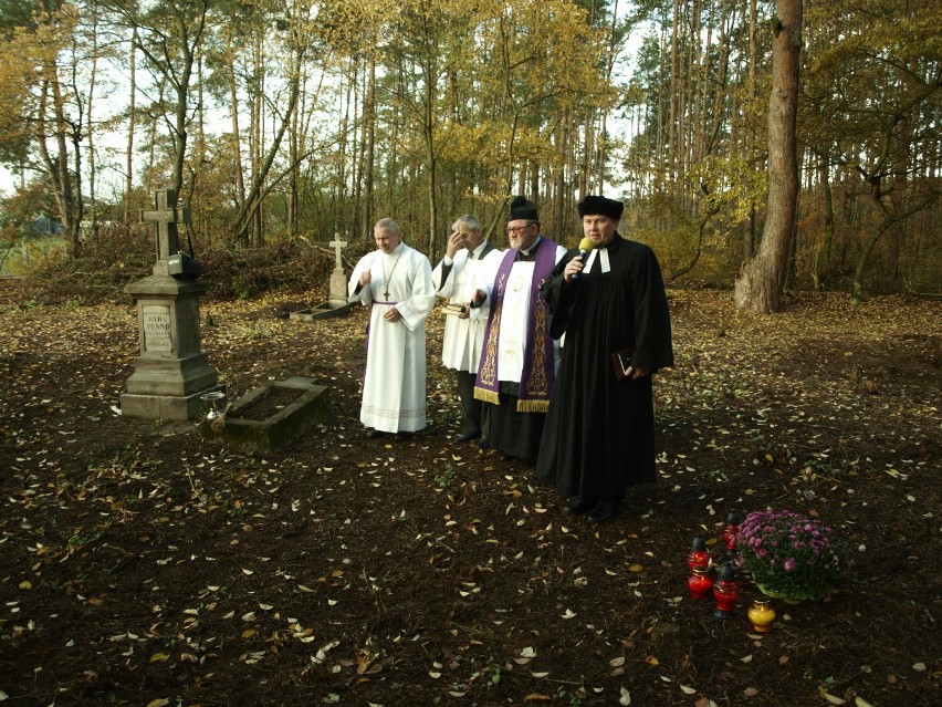 Nabożeństwa ekumeniczne na cmentarzach...