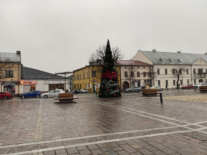 Bożonarodzeniowa choinka na rynku w Olkuszu