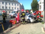 Wypadek samochodowy na skrzyżowaniu ul. Okrzei i Buczka