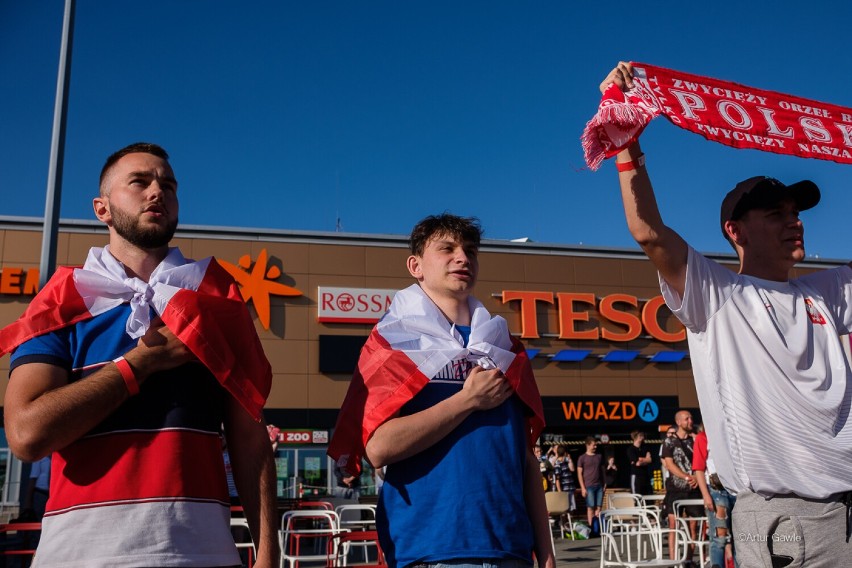 Tarnów. Tarnowianie dopingowali reprezentację w Strefach Kibica EURO 2020, ale nie takiego wyniku oczekiwali [ZDJĘCIA]                     