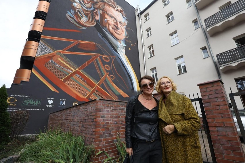 Oficjalne odsłonięcie muralu Zbigniewa Wodeckiego