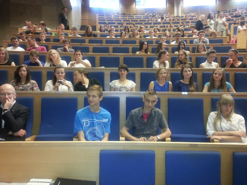 Uczniowie IV LO wzięli udział w konkursie "Akademia...