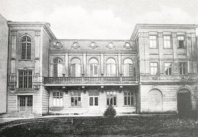 Początek XX wieku. Neobarokowy budynek przy al. 3 Maja został zbudowany w latach 1912-13