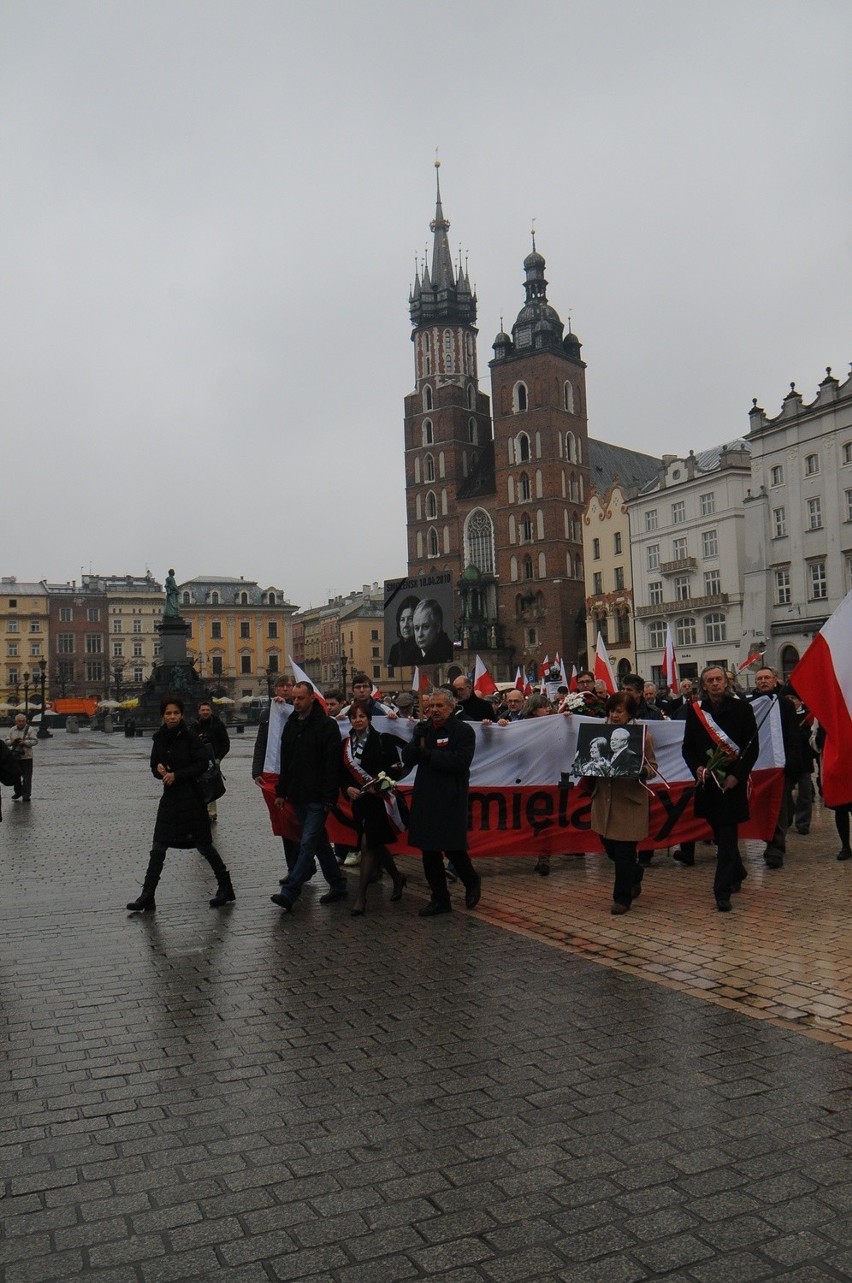Kraków. Biało-Czerwony Marsz Pamięci w Krakowie [NOWE ZDJĘCIA, WIDEO]
