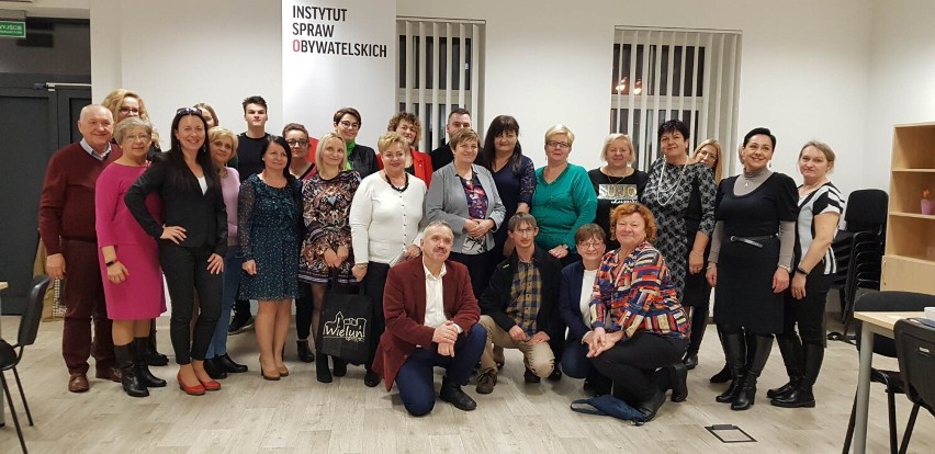 Działacze wieluńskich NGO-sów z wizytą studyjną z powiecie tomaszowskim