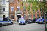 Napad pod bankiem przy ulicy Piłsudskiego w Radomiu. Policja szuka świadków zdarzenia i nagrań z kamer w samochodach