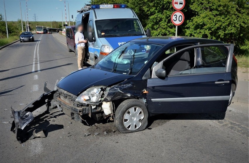 Zderzenie 3 samochodów w Tczewie! Policjanci apelują o rozwagę