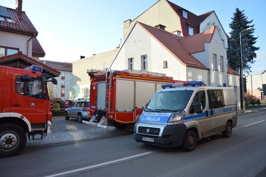 Służby postawione na nogi. Wszedł do kancelarii komorniczej na Kossaka i zostawił podejrzaną kopertę