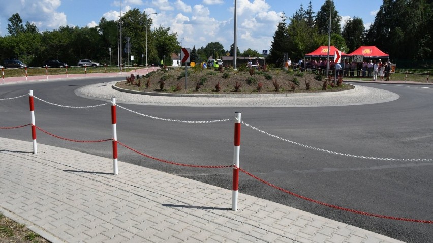 Nowe, ważne rondo w Końskich oficjalnie oddane i nazwane imieniem wojennego bohatera