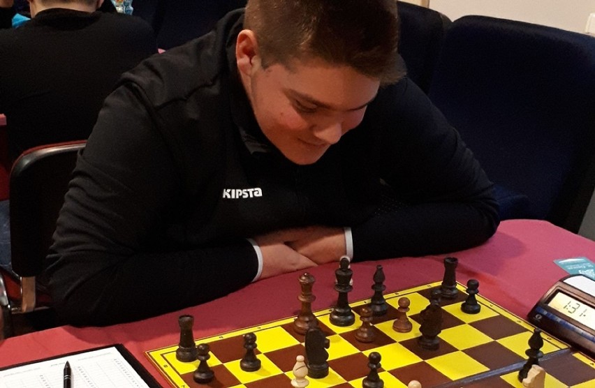 Młodzi szachiści Miedzi Legnica  wygrali turniej