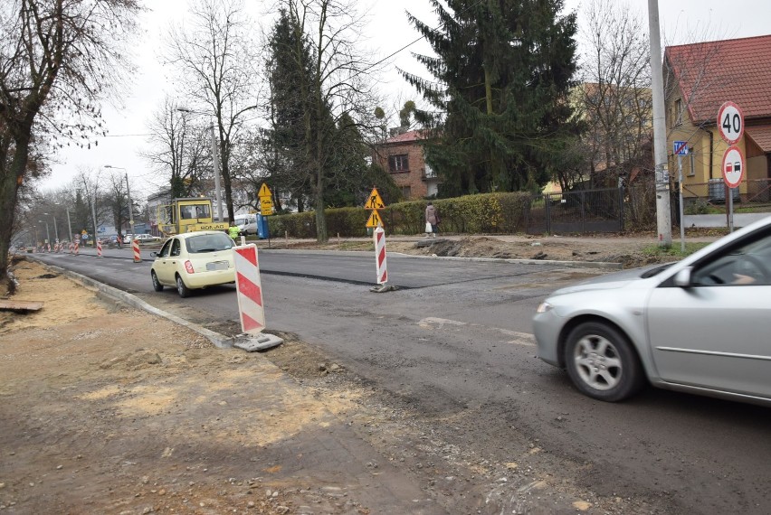 Chełm. Utrudnienia na ul. Lubelskiej, drogowcy kładą asfalt 