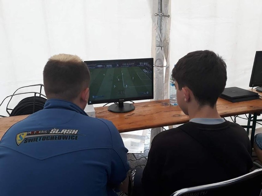 Turniej FIFA 2018 na "Skałce" w Świętochłowicach ZDJĘCIA