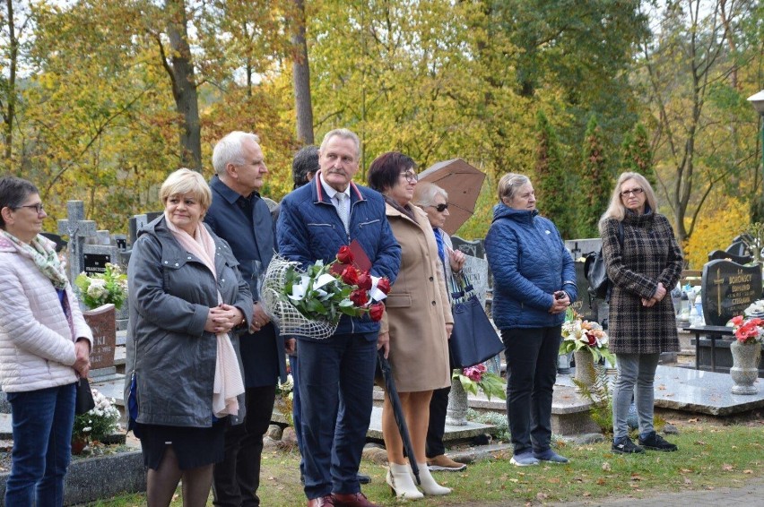 W Łagowie odsłonięto odnowiony pomnik Heleny i Leona...