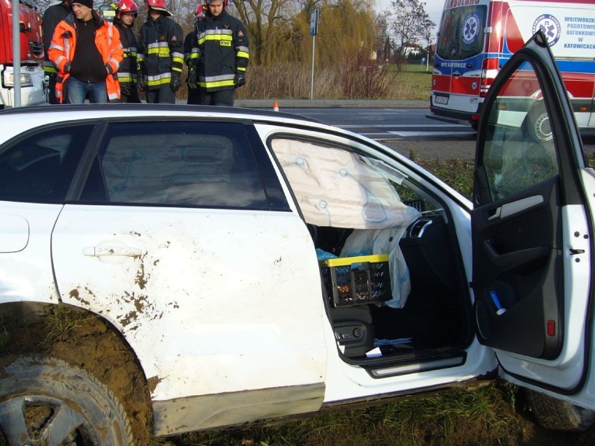Wypadek Nowopszczyńska Żory: Audi q7 w rowie [ZDJĘCIA]