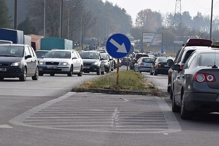 Wszystkich Świętych w Chełmie. Co dzieje się na drogach i...